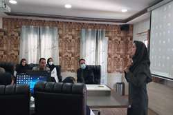 کارکنان بیمارستان ابن سینا در محیطی کاملا دوستانه دوره آموزشی مهارتهای رفتاری و ارتباطی را آموختند