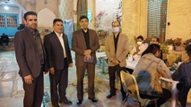 برپایی غرفه سلامت در شب قدر توسط گروه جهادی کانون بسیج جامعه پزشکی بیمارستان ابن سینا در حرم مطهر حضرت علی ابن حمزه(ع)